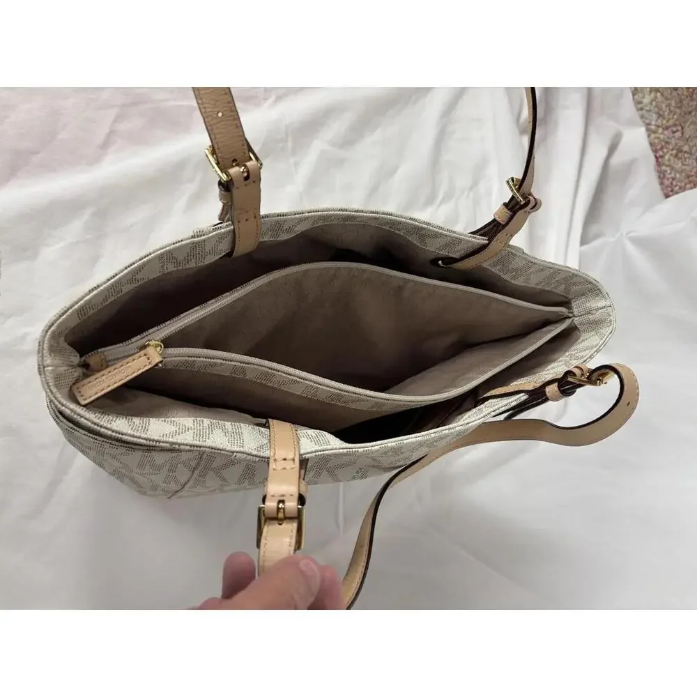 Michael Michael Kors NWT, Jet Set Tote Bag - Picture 7 of 7